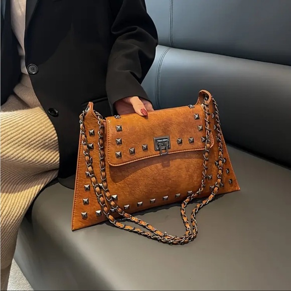 Boutique Handbags - NWT Vintage Rivet Decor Crossbody Bag. Retro Studded Shoulder Bag